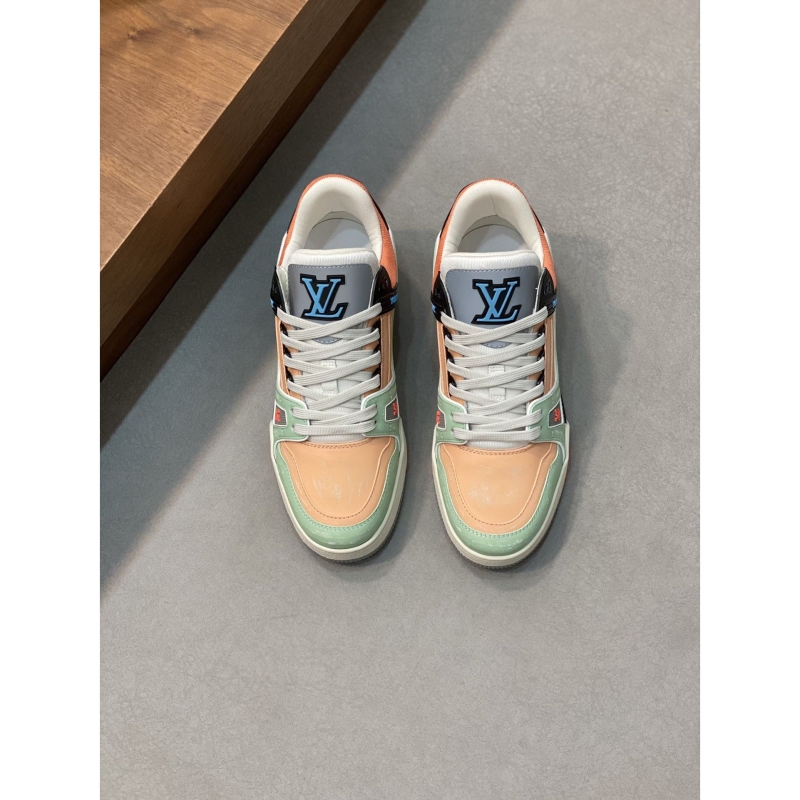 l**is V*t*n sneakers